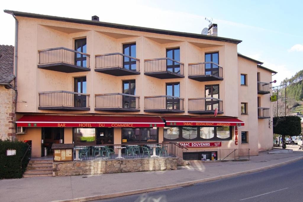 Logis Hotel Restaurant Du Commerce La Canourgue Buitenkant foto
