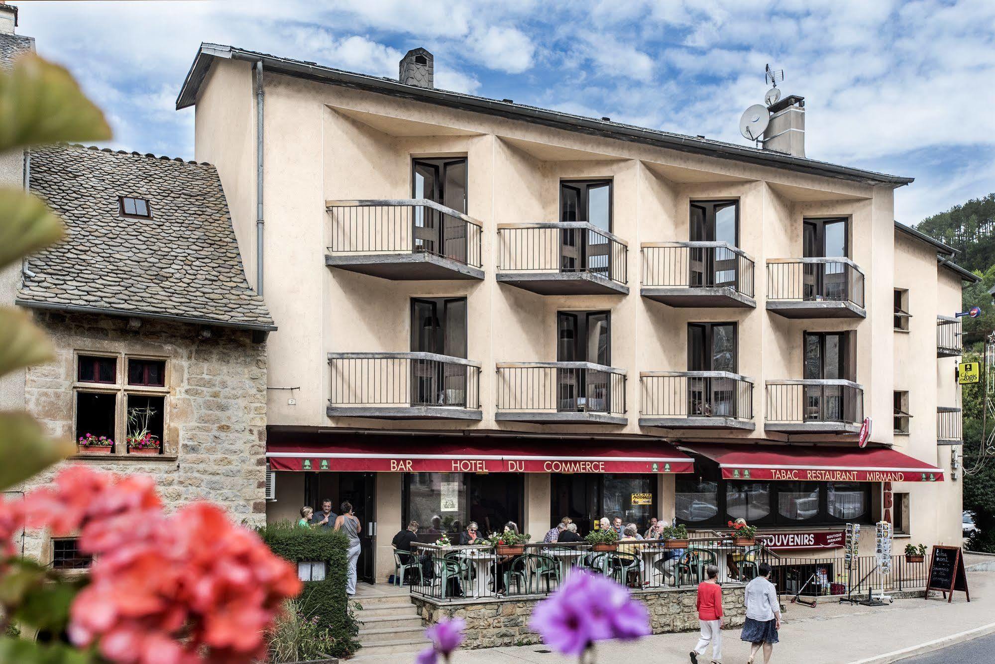Logis Hotel Restaurant Du Commerce La Canourgue Buitenkant foto